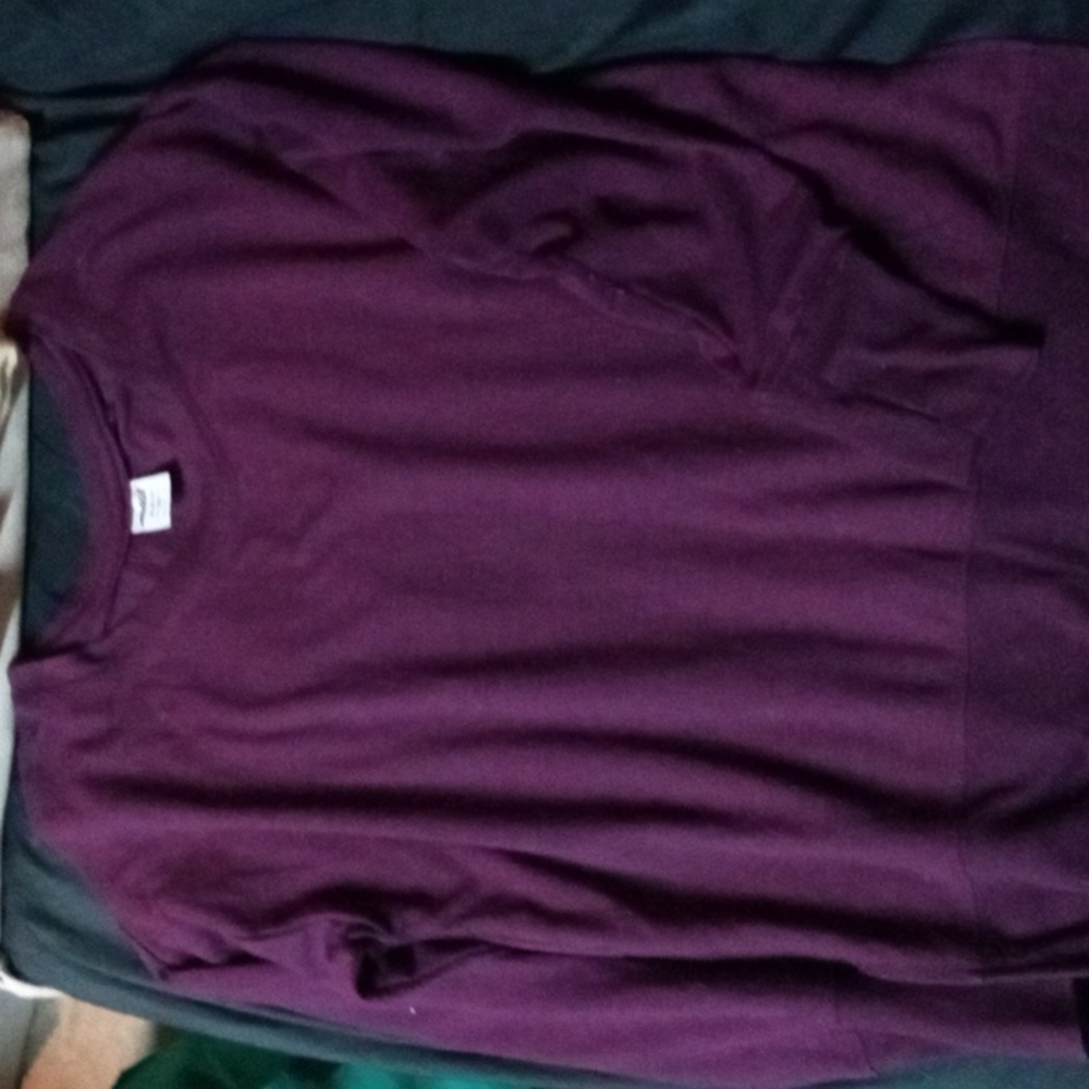 Long sleeve crew neck solid wine/burgundy colored